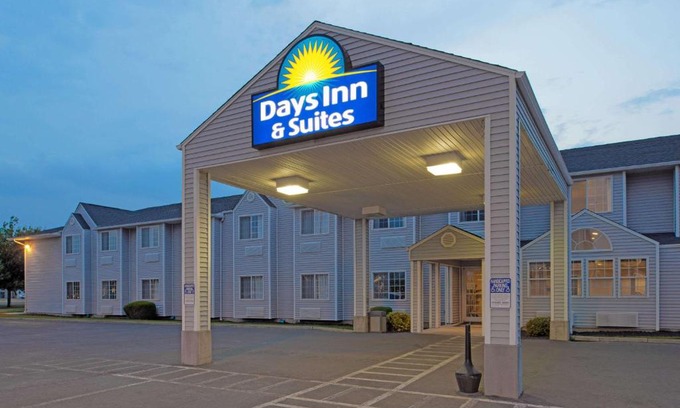 Airway Heights Hotel | Days Inn & Suites by Wyndham Spokane Airport Airway Heights