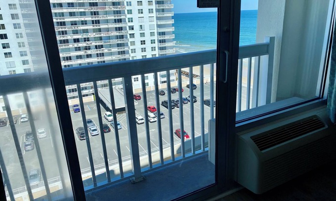 Ortona Park Condo | Daytona Beach Ocean View Cozy 11th Fl Studio/Condo