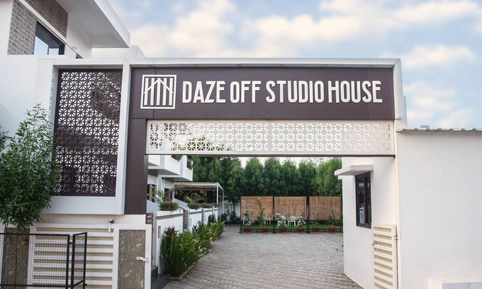 Bhuj Hotel | Daze Off Studio House