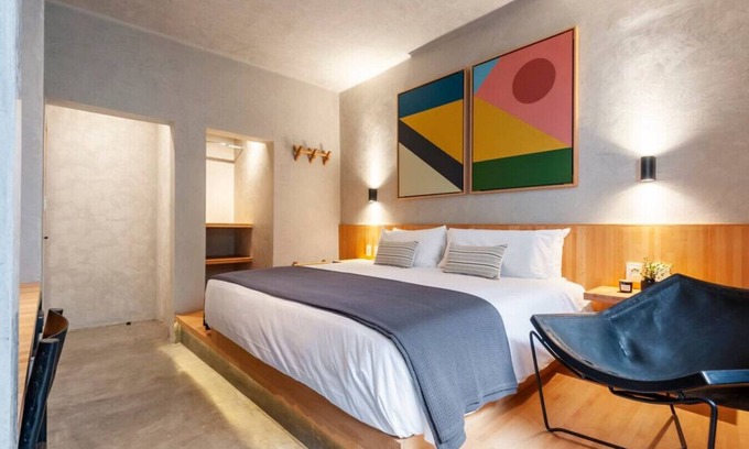 Hipodromo Apartment | Dazzling studio with Balcony @Parque Mexico | ChiCo