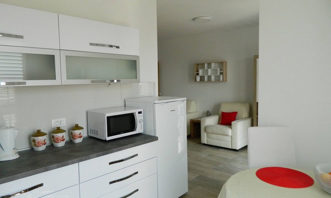 Gruz Apartment | DB2- Sunny apartment for two!