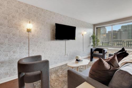 Crystal City Apartment | DCA Family Suite-Free Parking-Sleeps 8-Exec Stays!