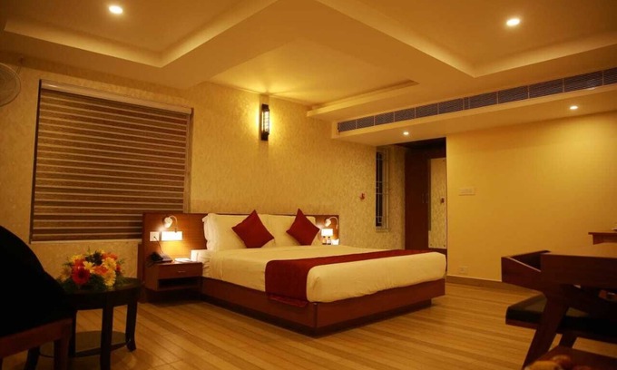 Ernakulam South Hotel | DCHANDELIER