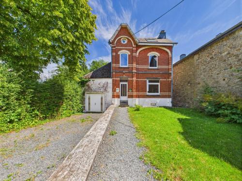 Bertrix House | de Dri le Mont