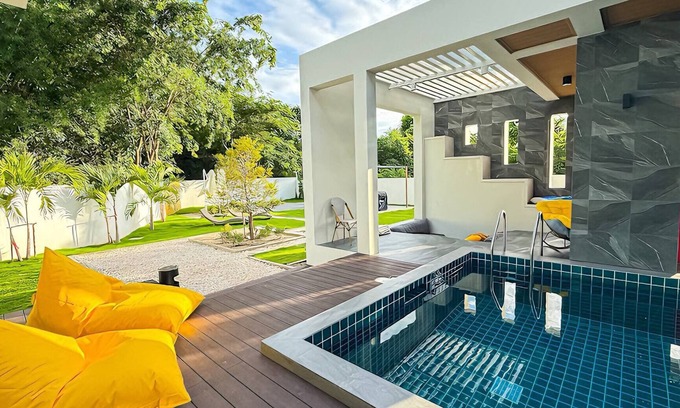 Kao Yai Villa | De Flourishing Hill Escape, Cha Am