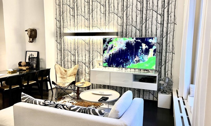 Dreimuhlen Apartment | Best deal in town ! Cocoma Designer Apt deluxe in the center of Munich