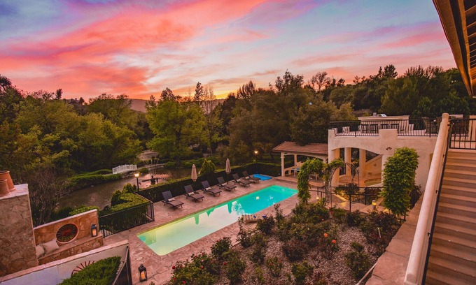 Temecula Villa | De Luz by AvantStay | 5 Acre Estate w/Lake, Pool & Hot Tub