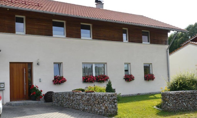 Neukirchen Beim Heiligen Blut Apartment | 60 m² Apartment ∙ 2 bedrooms ∙ 3 guests