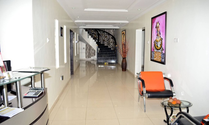 Surulere Hotel | De Rigg Place