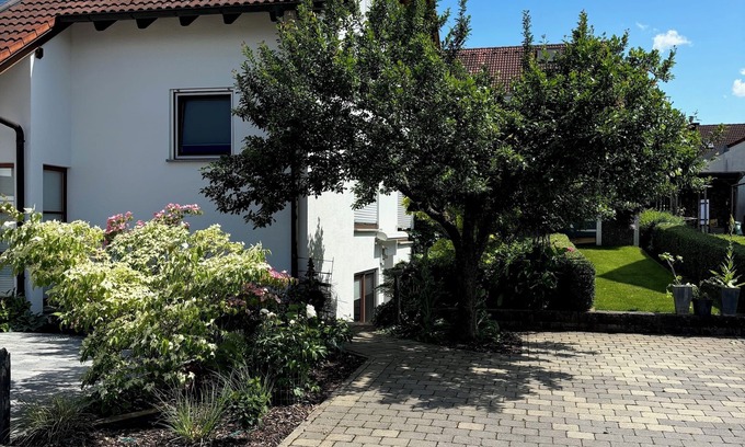 Seebronn Apartment | Rottenburg Seebronn 2 rooms. Bathroom, terrace, own entrance, easily accessible