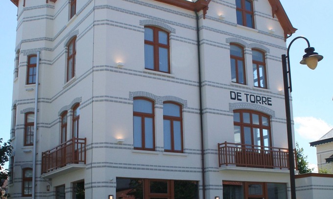 De Haan Apartment | De Torre 1 - luxury 1-bedroom apartment in iconic building