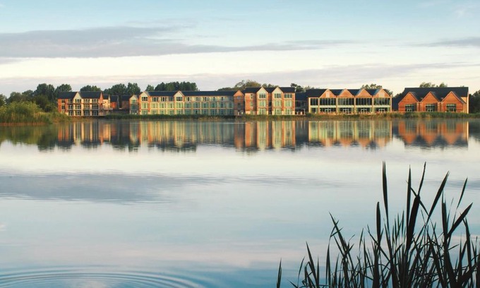 South Cerney Hotel | De Vere Cotswold Water Park
