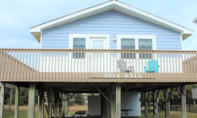 Long Beach House | Deacon on Dolphin! Quaint 3rd Row Beach House with Ocean Views!
