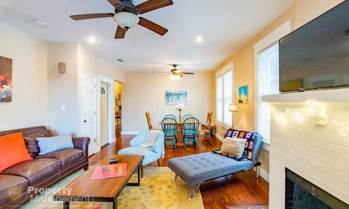 Hyde Park Apartment | Dead Poets Society- U of Tampa Flat in N Hyde Park