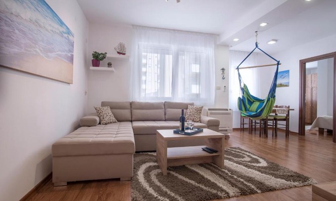 Maini Apartment | Dean's Casa Apartment