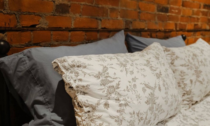 Stratford Apartment | Debonaire Suite: Modern - Calm - Downtown