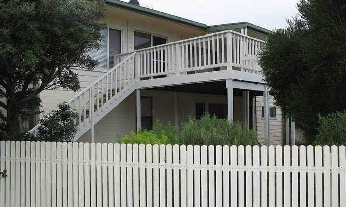 Middleton House | Decked Out Middleton - Ocean Views-Family Holidays
