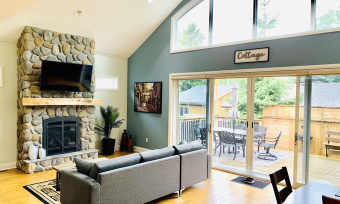Grand Bend Cottage | Dee & Lee Cottage in Grand Bend