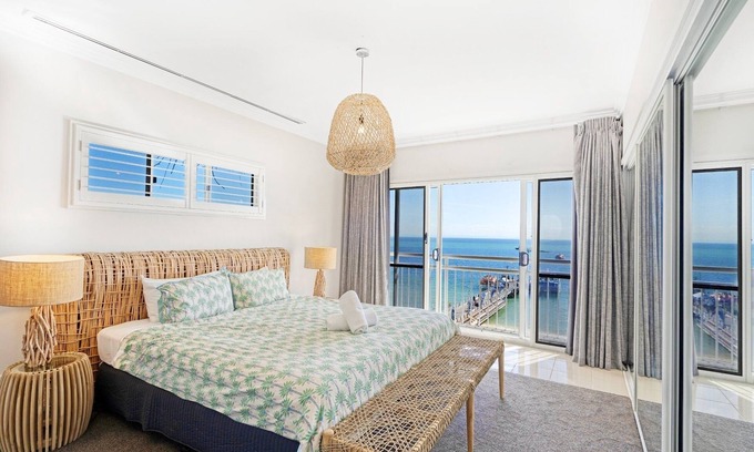 Brisbane Waterfront House | Deep Blue 14 Apartment - Halekai Moreton island