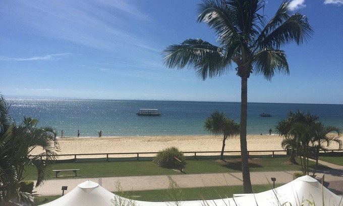 Brisbane Waterfront Apartment | Deep Blue 2 Apartment 18