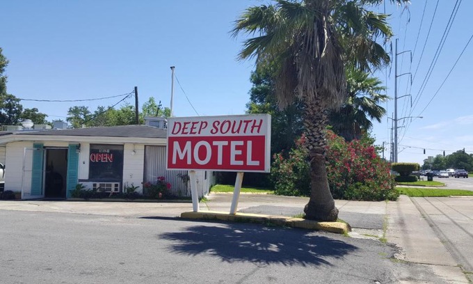 Metairie Hotel | Deep South Motel
