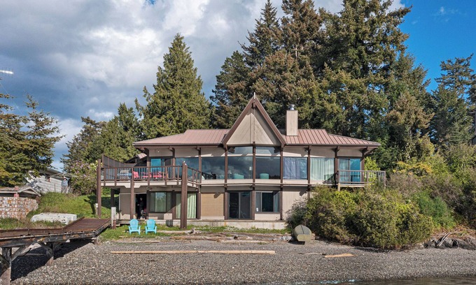 Friday Harbor House | Deepwater Dock! Waterfront! (HV)