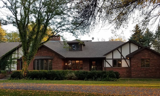 Aberdeen Apartment | Deer Haven for 8