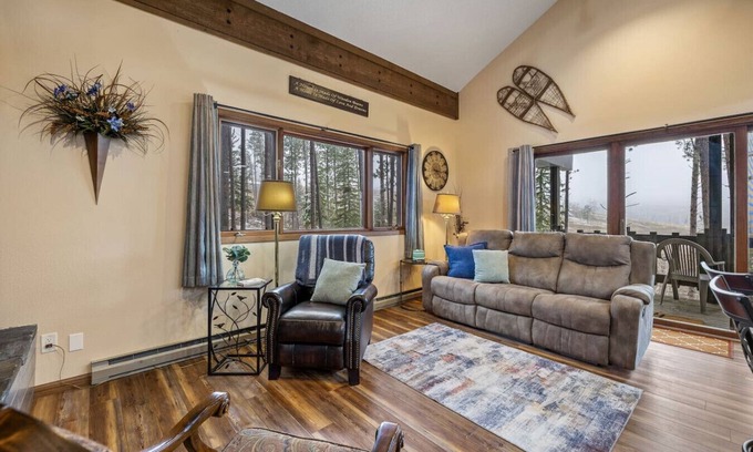 Lead Cabin | Deer Mountain Hideaway