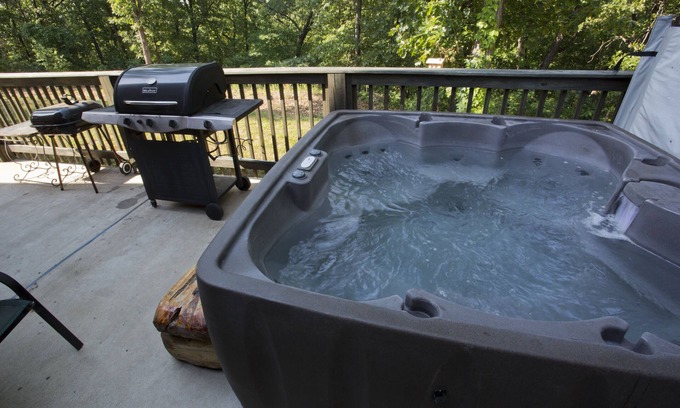 Branson Cedars Cabin | Deer Run Cabin - Private Hot tub, Loft/Game Room, 1 Mile to Thunder Ridge