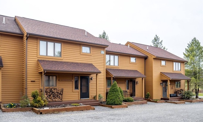 Davis Condo | Deerfield Village 134