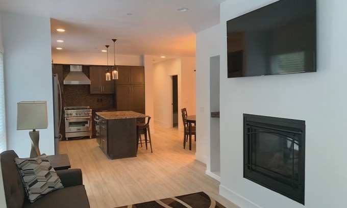 Gold Beach Apartment | DeerHaven Apartment Unit B