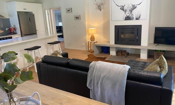 McMahons Creek House | Deerhead Cabin