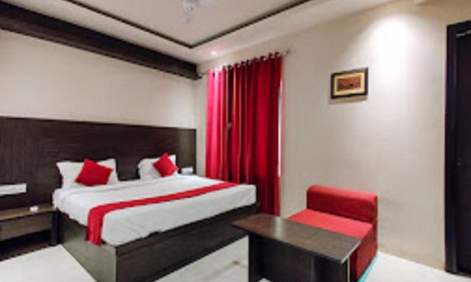 Jalandhar Hotel | Del-427