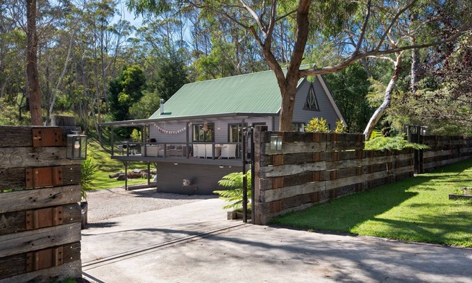 Medlow Bath House | Delamarele | 10 minutes walk to the hydro majestic