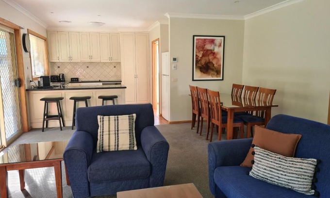 Bright Villa | DELANY VILLAS BRIGHT - Spa luxury on Delany Avenue