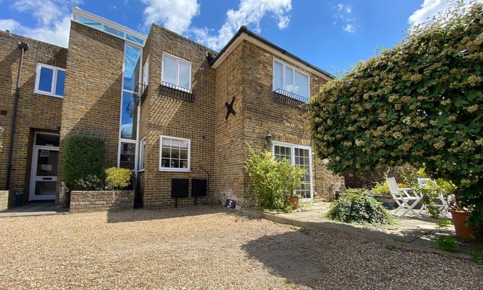 Sandwich Apartment | Delf Stream Flat - Close to town with lovely sunny terrace