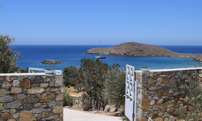 Delfini Villa | Delfini, Syros - A 'Paradise Location' (BBC World) Be in the company of Cats