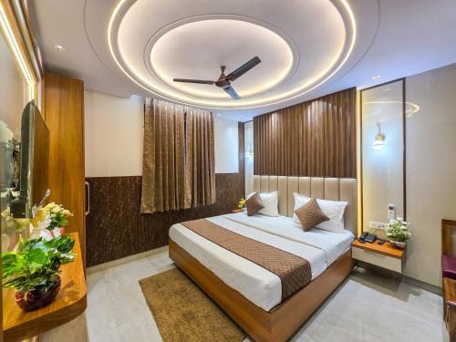 Karol Bagh Bed & Breakfast | Delhi Delight Premium