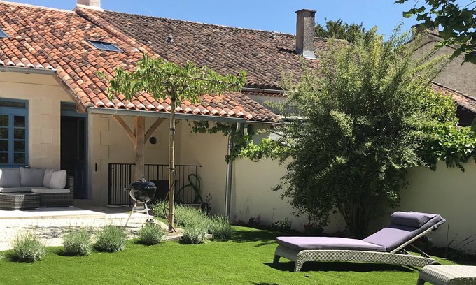 Aubeterre-sur-Dronne House | Delicious house in the heart of a listed village. High-end services.