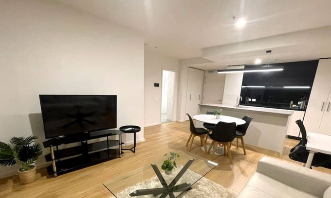 Dickson Apartment | Delicious in Dickson - 1bd 1bth