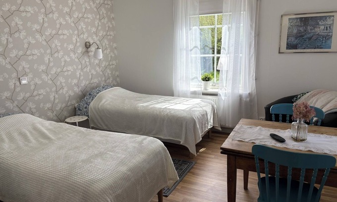 Kumla Apartment | Delightful 1-bedroom apartment in Skyberga