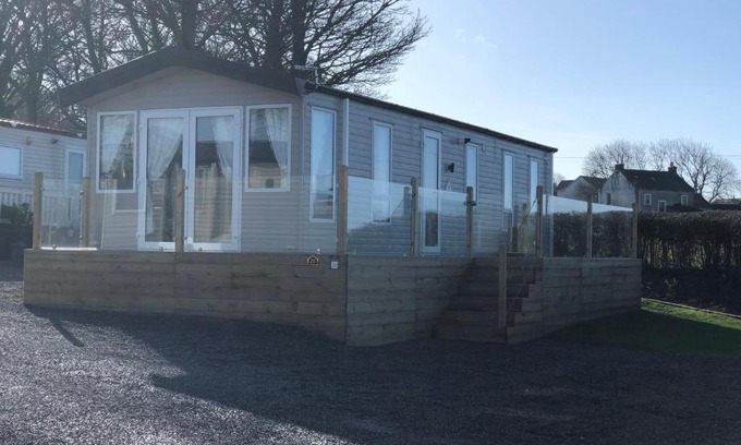 Gilcrux Resort | Delightful 2-bed static set in a peaceful village