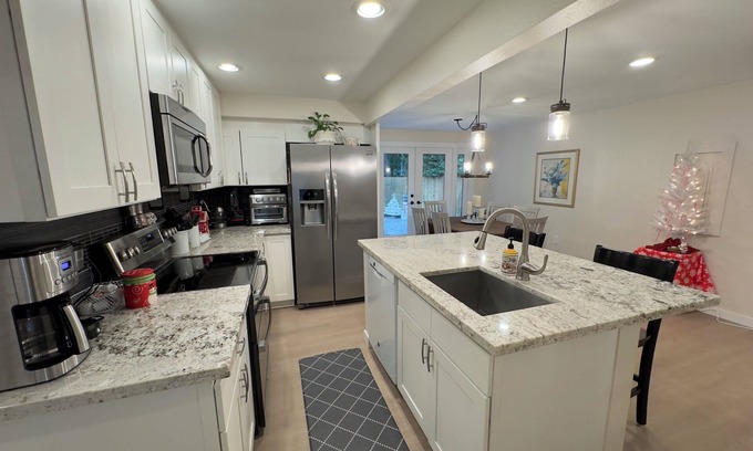 Normandy Park House | Delightful 3-bedroom house in Normandy Park
