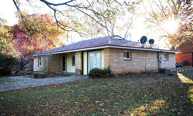 Fall River House | Delightful 3-bedroom house with AC in Fall River