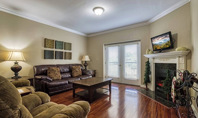 Pigeon Forge Condo | Delightful and Convenient Smoky Mountain View Condo! 2303