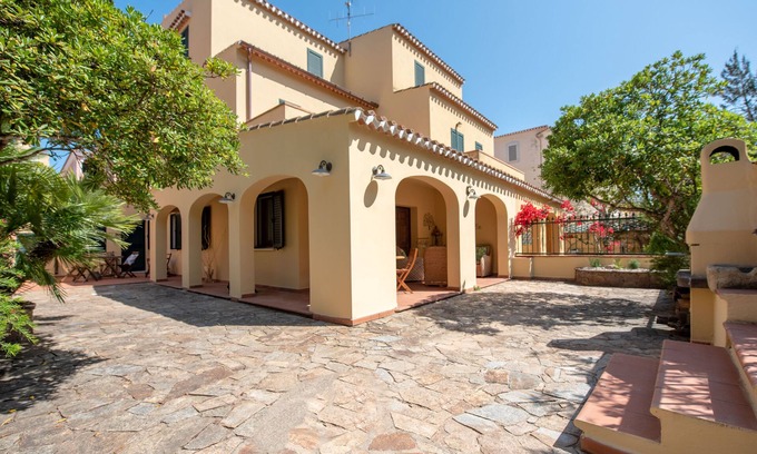 Sos Alinos Apartment | Delightful apartment Orosei Gulf [with veranda]