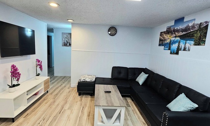 Fairbanks Apartment | Delightful Apartment (Basement) with 2- bdrms near Downtown w/WiFi in Fairbanks