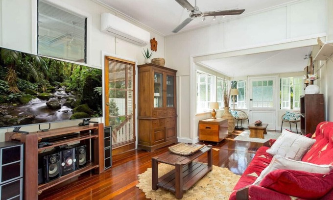 Cairns House | Delightful Artsy Queenslander