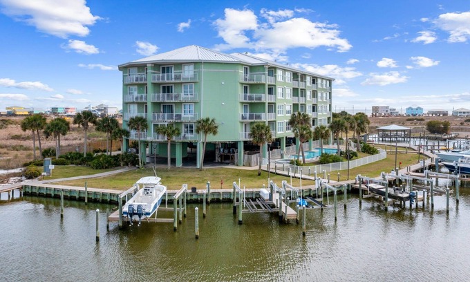 Fort Morgan Condo | Delightful condo on the bay with boat slips