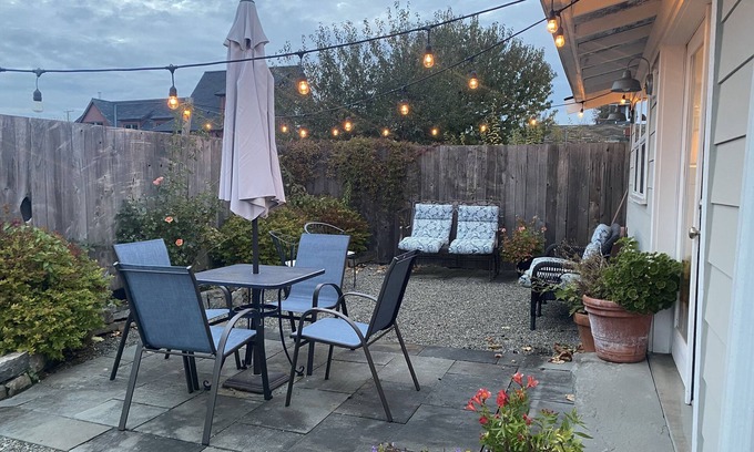 Poulsbo Cottage | Delightful cottage in the heart of Poulsbo, near Bainbridge Island & Silverdale
